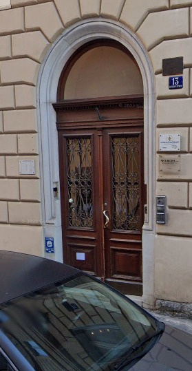 Portone di Via Cecilia de Rittmeyer 13